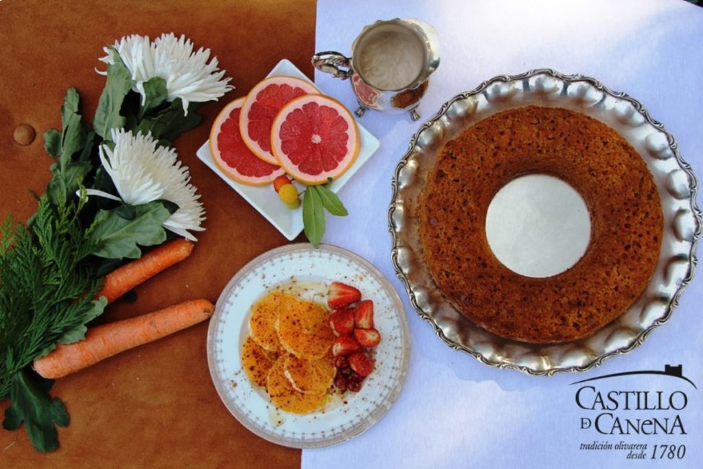 receta de tarta de zanahoria con naranjas y fresas